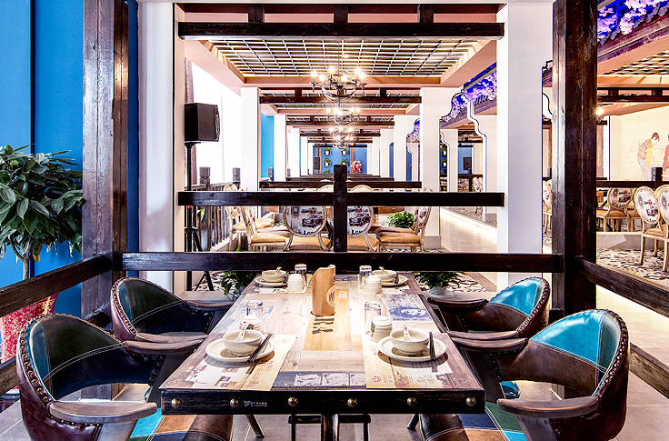 餐廳裝修——將復(fù)古懷舊演繹到極致(圖5) 餐廳裝修——將復(fù)古懷舊演繹到極致(圖5)